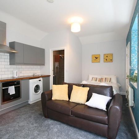 Albion Street Serviced Apartments Челтенхам Экстерьер фото