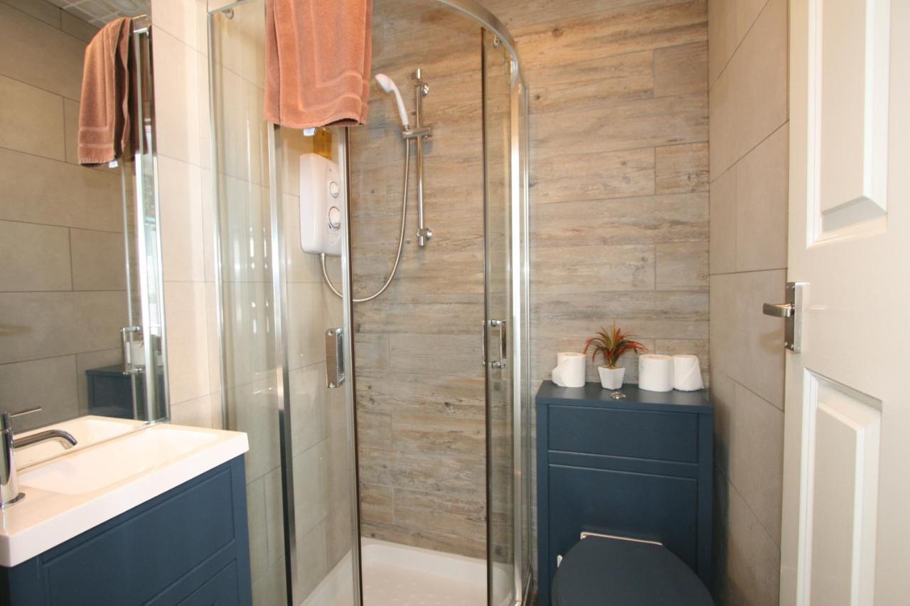 Albion Street Serviced Apartments Челтенхам Экстерьер фото